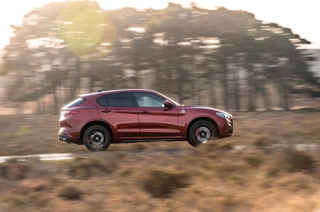 35-alfa-romeo-stelvio-quadrifoglio-rt-2019-otr-right.jpg