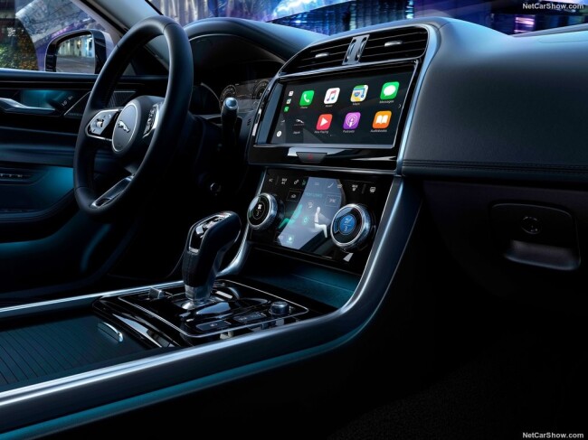 Jaguar-XE-2020-1024-22.jpg