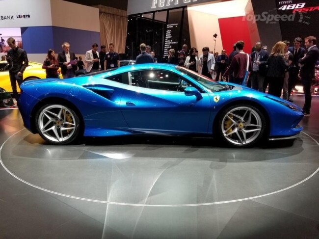 2020-Ferrari-F8-Tributo_3.jpg
