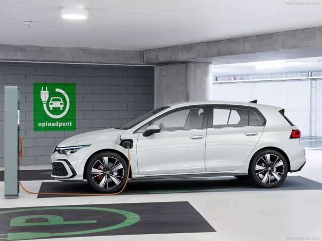 Volkswagen-Golf-2020-1024-12.jpg
