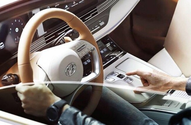 نمای داخل هیوندای آزرا 2020.jpg