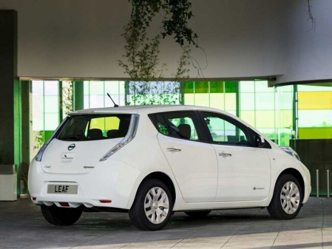 3.Nissan-Leaf-2014-767x575.jpg