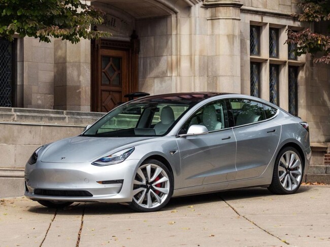 Tesla-Model-3-1.jpg