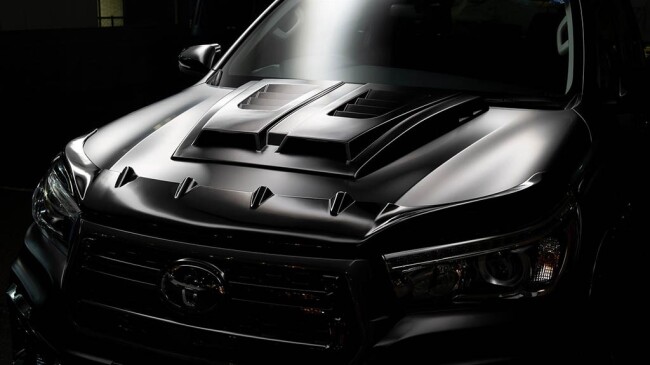 wald-toyota-hilux-black-bison-3.jpg