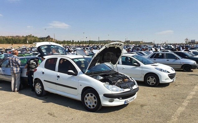 امیدواری ثبت‌نام‌کنندگان بازار خودرو را به‌رکود عمیق فرو برد