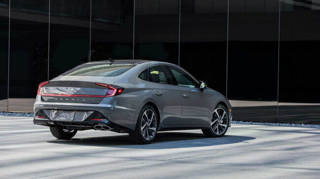 2021-hyundai-sonata-gray-rear-quarter.jpg