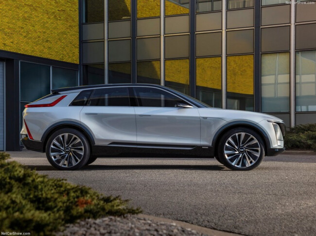 Cadillac-Lyriq_Concept-2020-1280-08.jpg