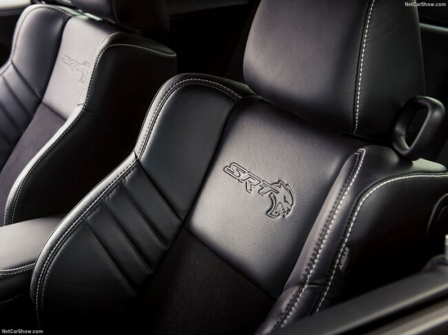 Dodge-Challenger_SRT_Super_Stock-2020-1280-13.jpg