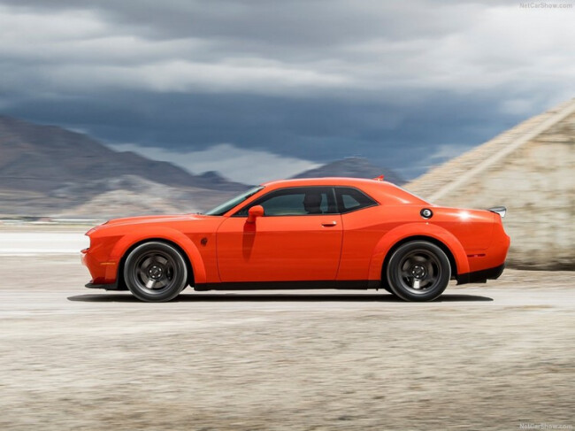Dodge-Challenger_SRT_Super_Stock-2020-1280-08.jpg