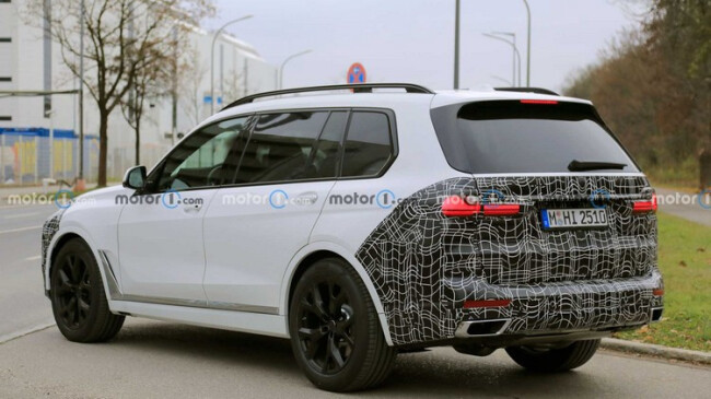 2022-bmw-x7-facelift-spy-photo2.jpg