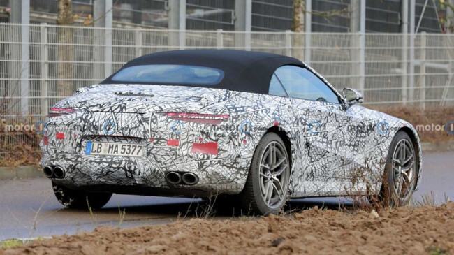 2022-mercedes-benz-sl-new-spy-photo-rear-three-quarters.jpg