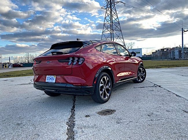 2021-Ford-Mustang-Mach-E-IMG_1991.jpg