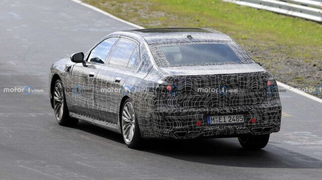 2023-bmw-7-series-spy-photo (1).jpg