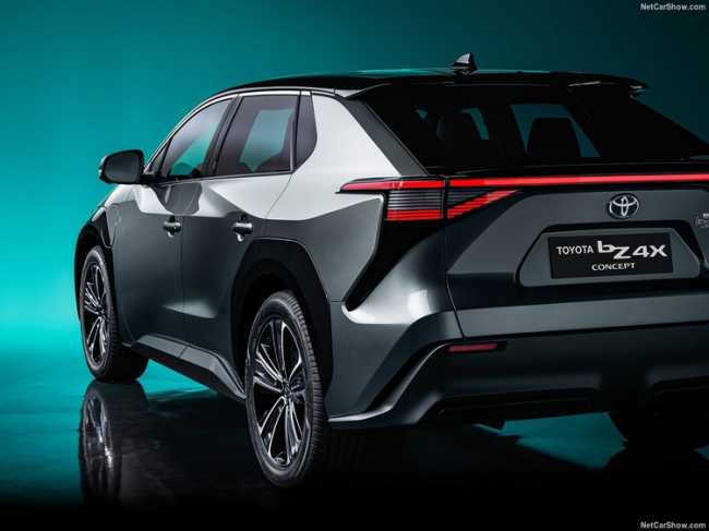 Toyota-bZ4X_Concept-2021-1.jpg