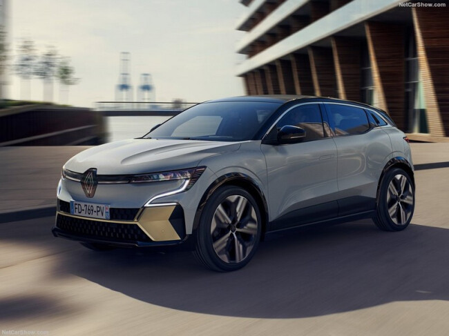 Renault-Megane_E-Tech-2022-1024-0c.jpg
