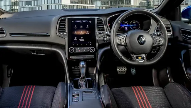 Renault-Megane-E-Tech-PHEV-2021-3.webp