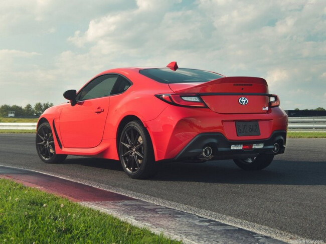 Toyota-GR_86-2022-1024-10.jpg