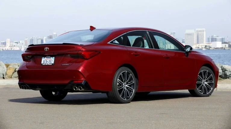 2022-toyota-avalon-3-767x431.webp