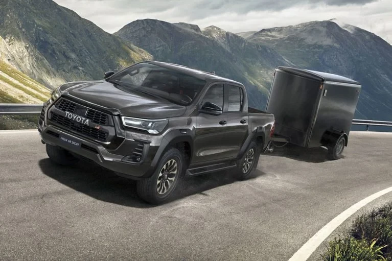 Toyota-Hilux-2-767x511.webp