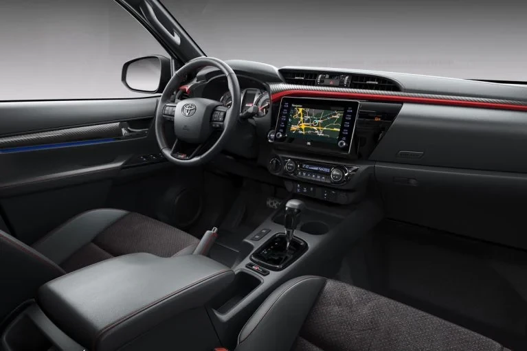 Toyota-Hilux-7-767x511.webp