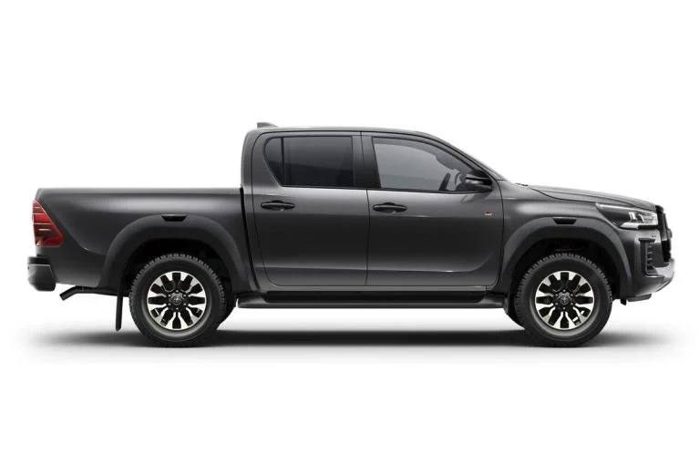 Toyota-Hilux-6-767x511.webp