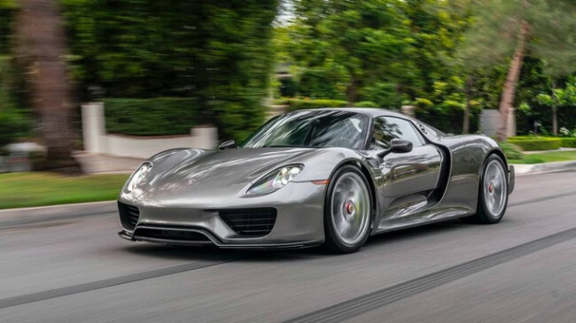 w680px-Porsche 918 Spyder.jpg