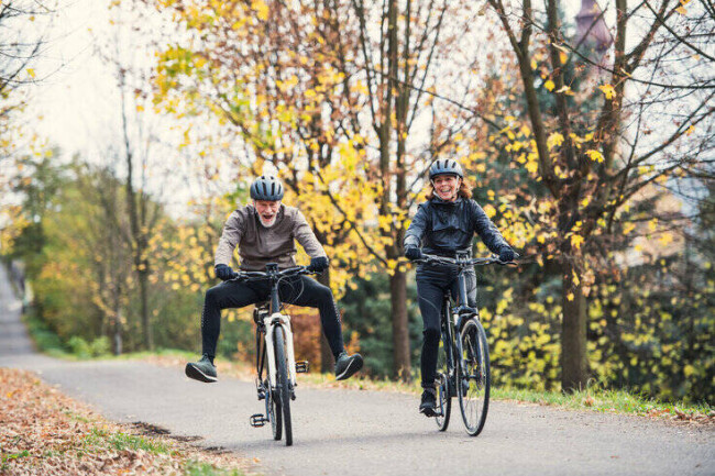 couple-e-bike.jpg