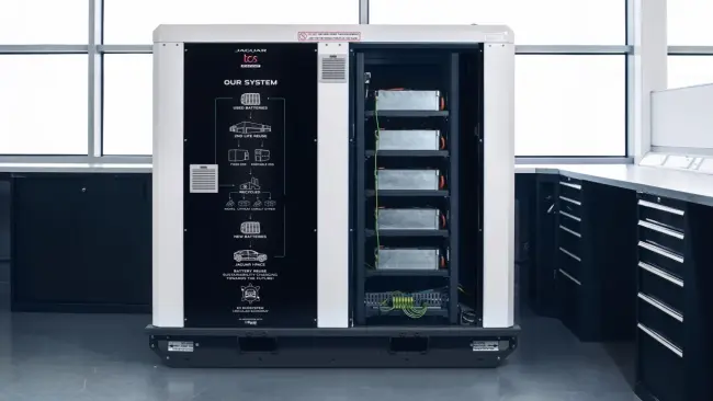 Jaguar gridtogo Battery Energy Storage System-4.webp