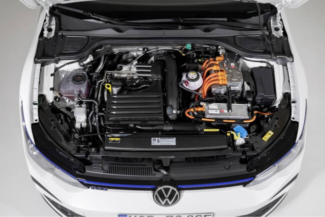 MK8-VW-Golf-GTE-1.jpg