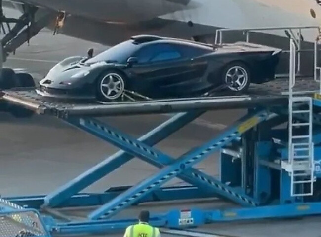 sultan_of_brunei_mcLaren_flown_to_uk_autojosh_4.jpg