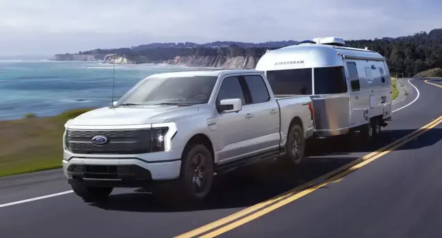 فورد F-150 لایتنینگ پس از تولید قوی تر از پیش بینی ها ظاهر شد و توانست 580 اسب بخار قدرت تولید کند