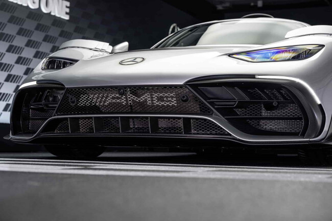 مرسدس بنز2 AMG One؛ ماشین جاده‌ای فرمول یک با توان 1049 اسب بخاری.jpg