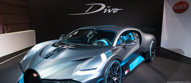 bugatti divo.jpg