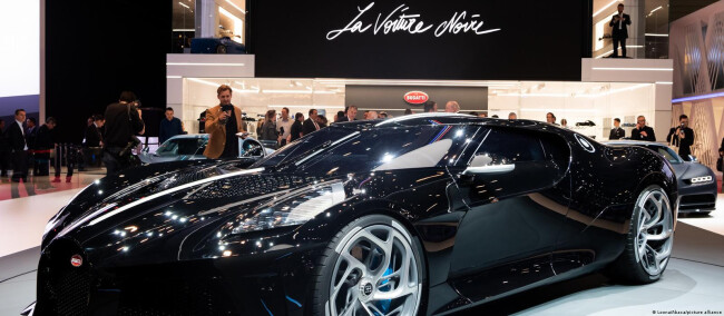 bugatti la voiture noire.jpg