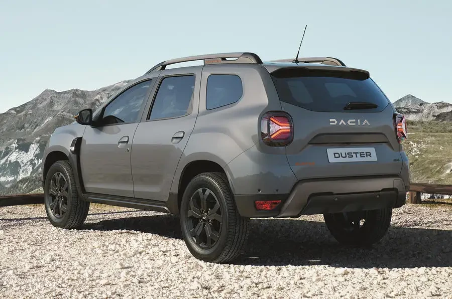 dacia_duster_extreme_se_rear.webp
