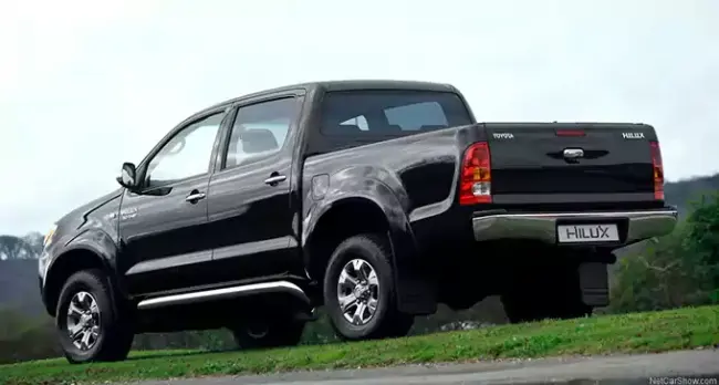 HILUX VIGO REAR.webp
