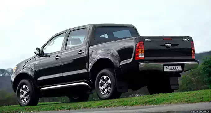HILUX VIGO REAR.webp