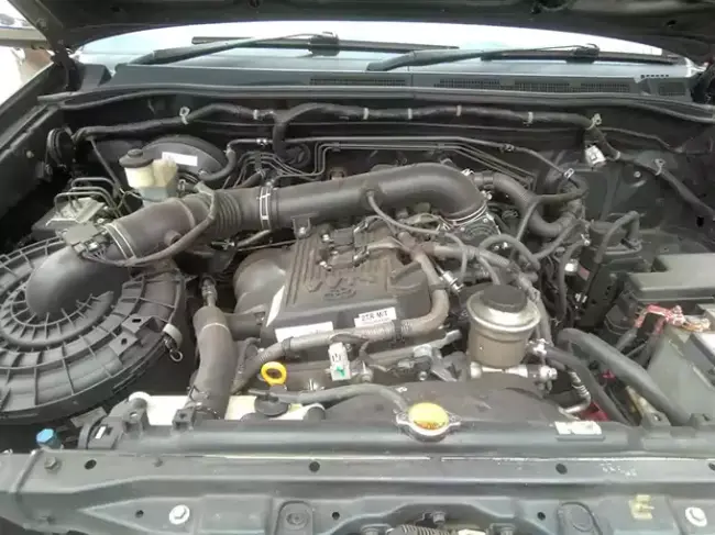 HILUX VIGO ENGINE.webp