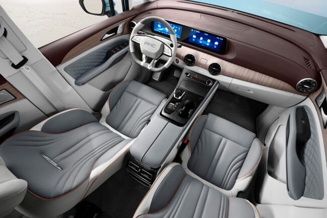 Pic 3 Suba M4 interior.jpg