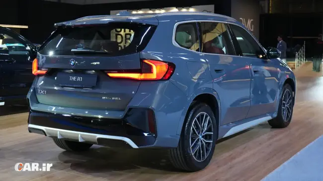 نمای عقب ب ام و ix1 25L - Car.ir