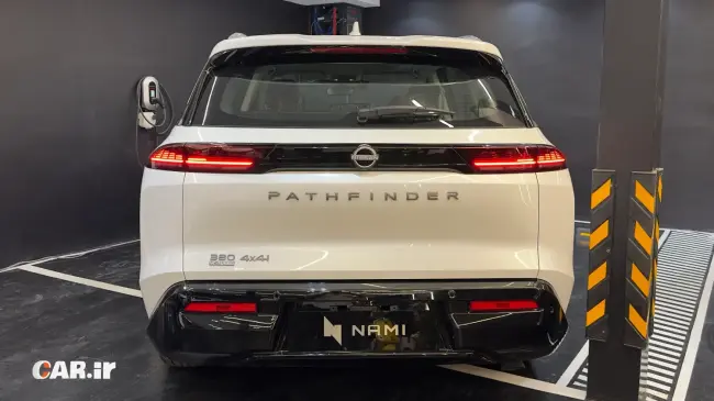 نمای عقب نیسان پت فایندر - Car.ir