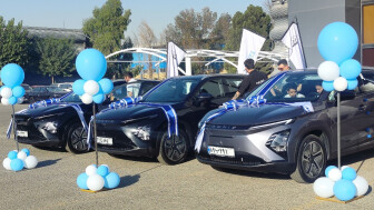 لحظه‌ای ماندگار برای مشتریان و نقطه شروع آینده‌ای سبز؛ آغاز تحویل نخستین سری اف ایکس تمام‌برقی در ایران منبع سایت car.ir