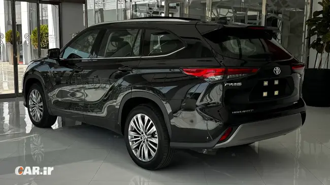 نمای عقب تویوتا هایلندر - Car.ir