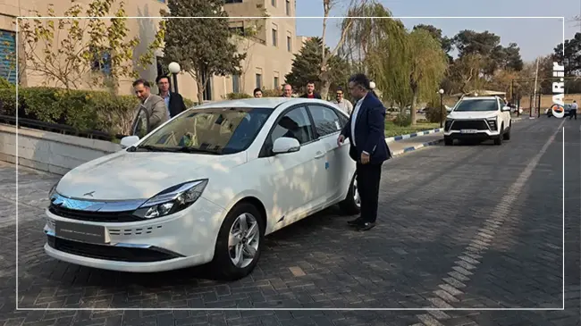 بازدید مدیر عامل کرمان موتور از سدان هیبرید ملی ایگل (2).webp
