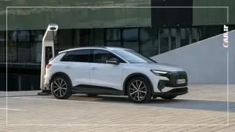 انتخاب کدام Q4 e-tron منطقی‌تر است؟ آئودی Q4 در مقابل Q4 منبع سایت car.ir