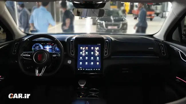 پشت فرمان سفیر R7 پلاگین هیبرید - Car.ir