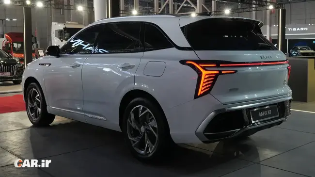 نمای عقب سفیر R7 پلاگین هیبرید - Car.ir